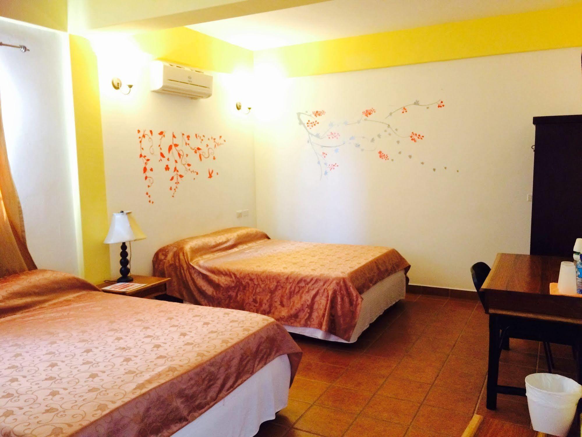 Easy Inn Hotel Belize City Eksteriør billede