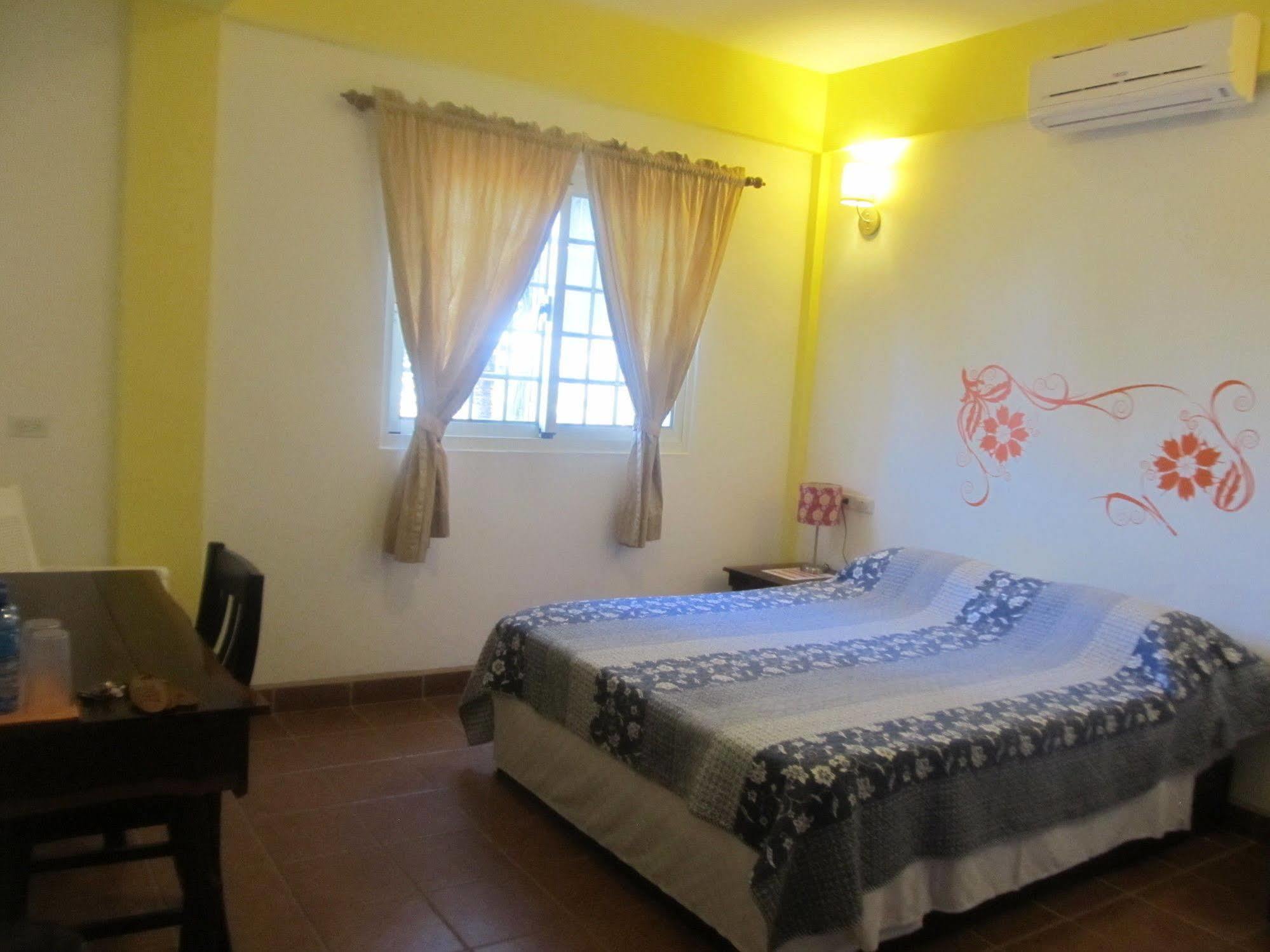 Easy Inn Hotel Belize City Eksteriør billede
